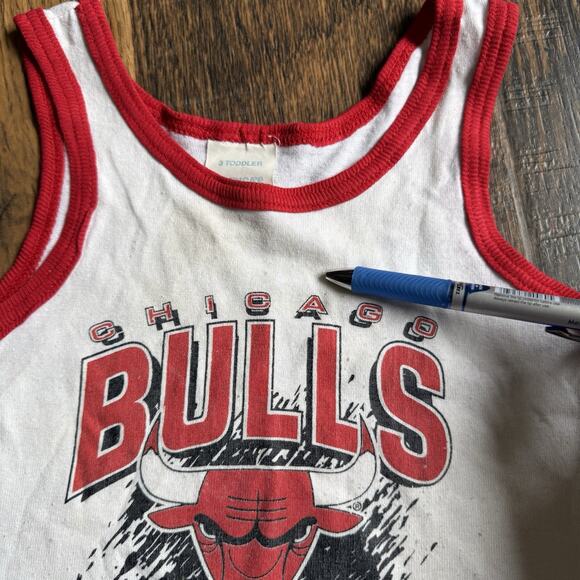 VTG 90s Chicago Bulls Toddler Tank Top Size 3T NBA Red Trim Graphic Tee - Picture 4 of 7